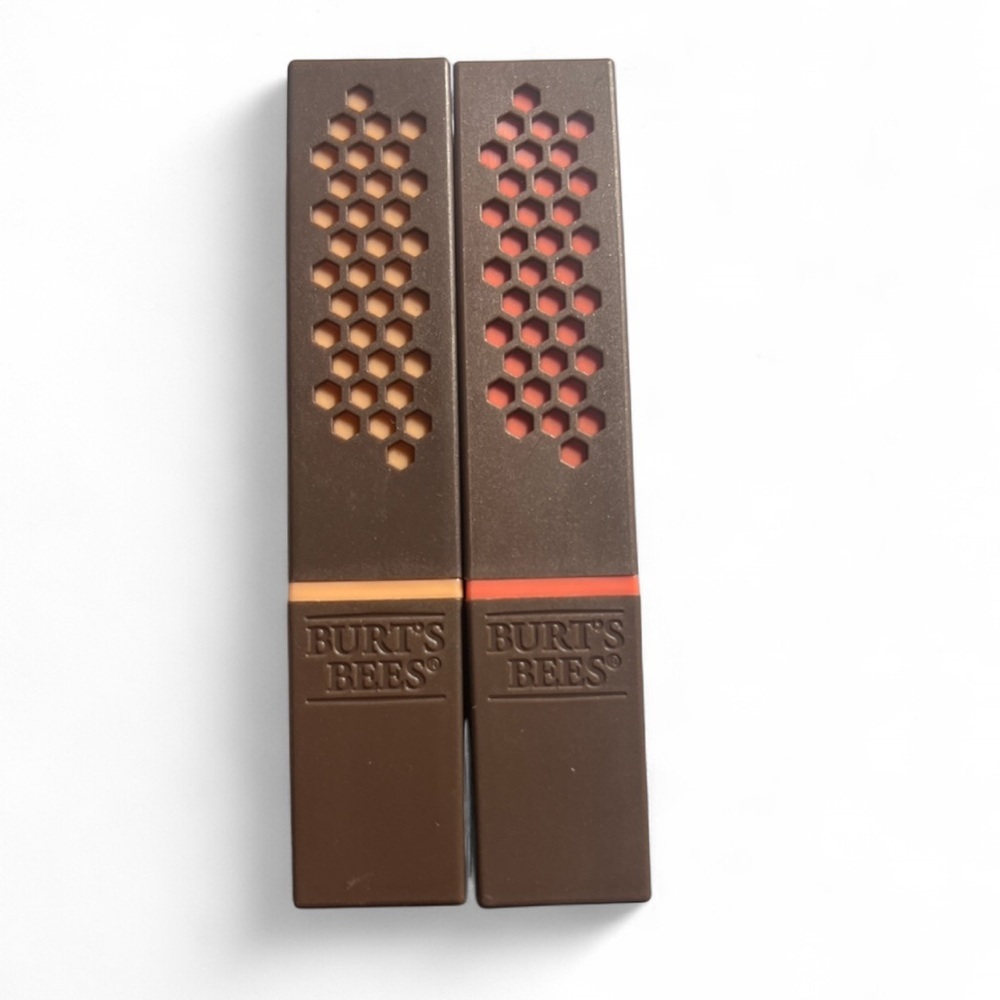 Burt's Bees Lipstick Set in Nile nude and summer cruise